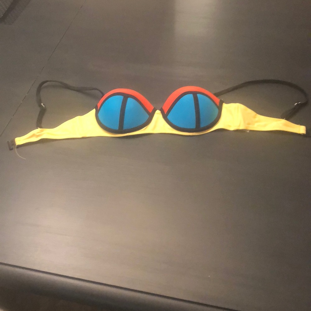 Like new super fun bikini top